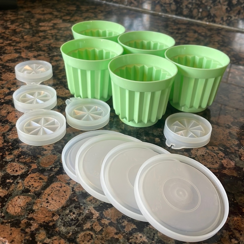 Tupperware vintage jadeite green mini jell-o moulds (set of 5)